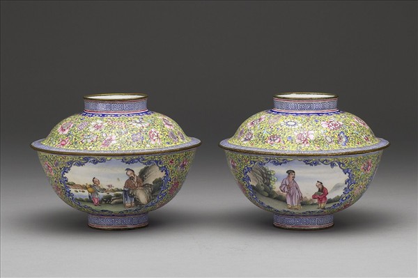 銅胎畫琺瑯黃地彩花蓋碗