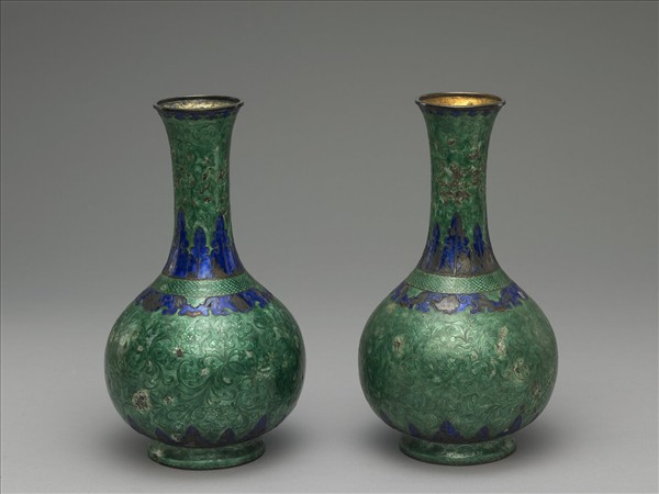 銀胎內填琺瑯長頸瓶