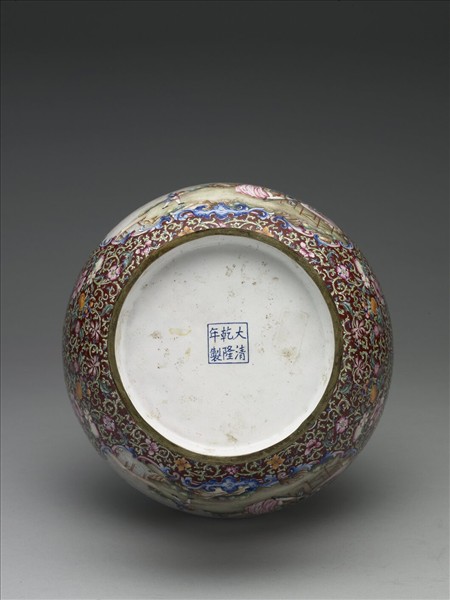 銅胎畫琺瑯西洋人物風景圖圓瓶