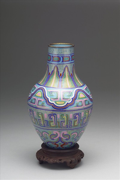 銅胎畫琺瑯龍紋瓶