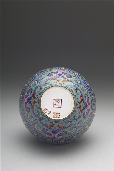 銅胎畫琺瑯龍紋瓶