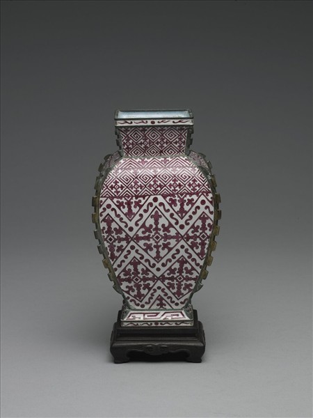 銅胎畫琺瑯菱格紋方壺