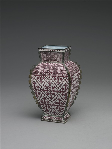 銅胎畫琺瑯菱格紋方壺