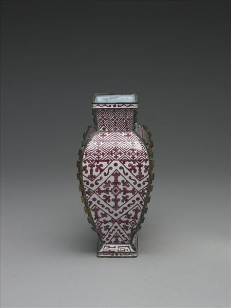 銅胎畫琺瑯菱格紋方壺