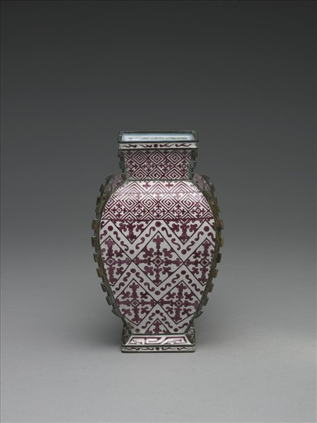 銅胎畫琺瑯菱格紋方壺