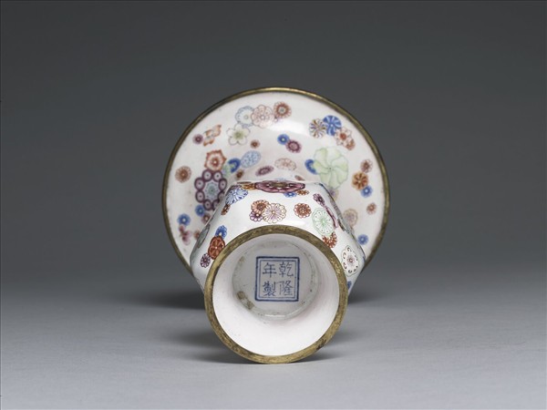 銅胎畫琺瑯觚式瓶