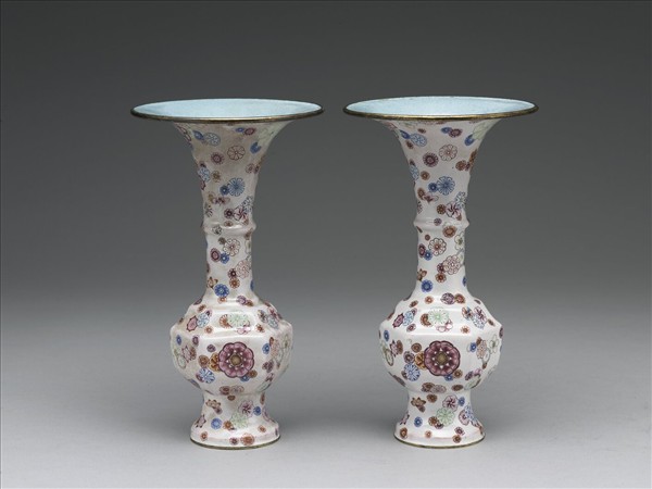 銅胎畫琺瑯觚式瓶