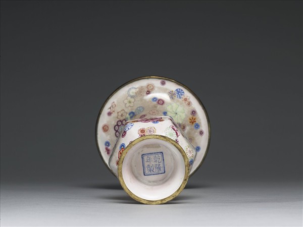 銅胎畫琺瑯觚式瓶