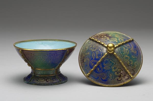 銅胎畫琺瑯出戟蓋盅