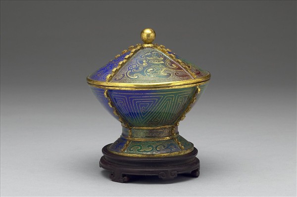 銅胎畫琺瑯出戟蓋盅
