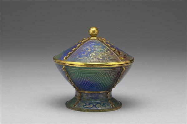 銅胎畫琺瑯出戟蓋盅