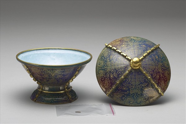 銅胎畫琺瑯出戟蓋盅