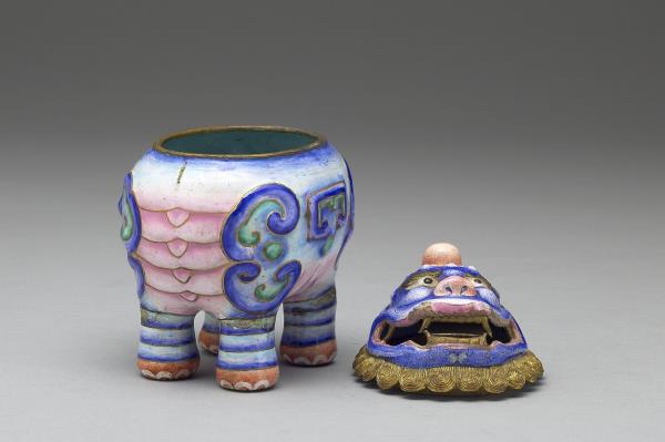 銅胎畫琺瑯甪端