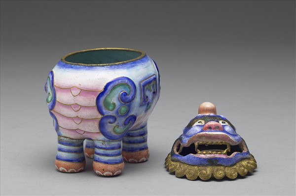 銅胎畫琺瑯甪端