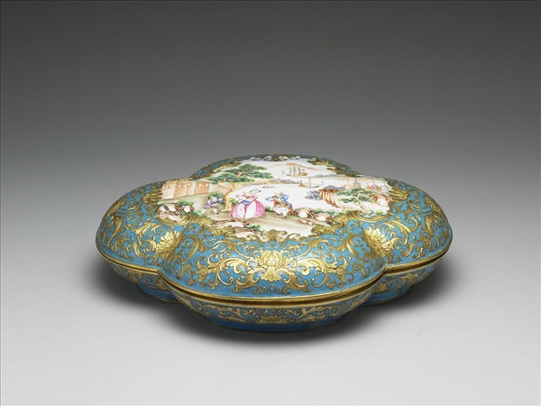 銅胎內填琺瑯兼畫琺瑯海棠式盒