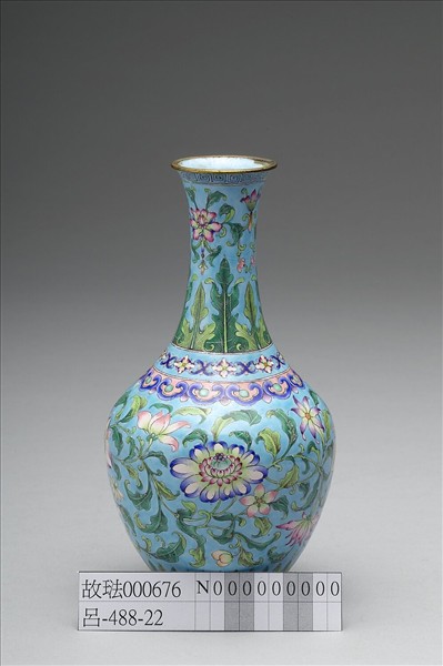 銅胎畫琺瑯藍地花卉紋瓶