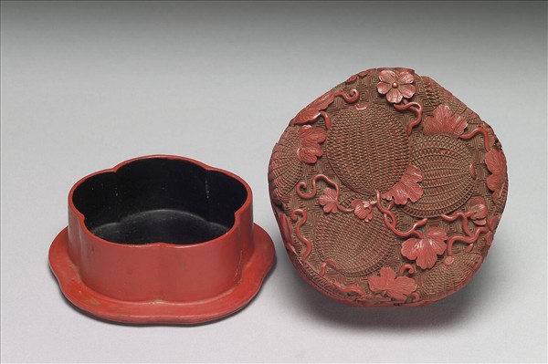 剔紅瓜瓞瓣式盒