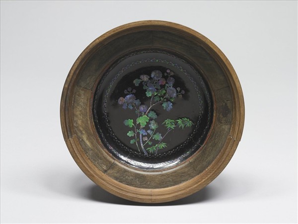 剔犀螺鈿花卉盒蓋