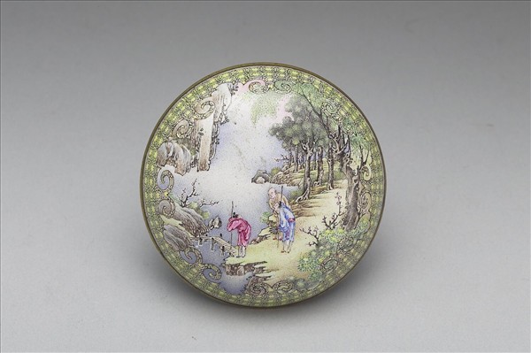 銅胎畫琺瑯山水人物圖盒