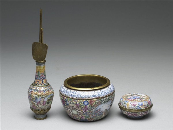 銅胎畫琺瑯西洋母子圖盒