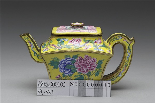 銅胎畫琺瑯牡丹紋方壺