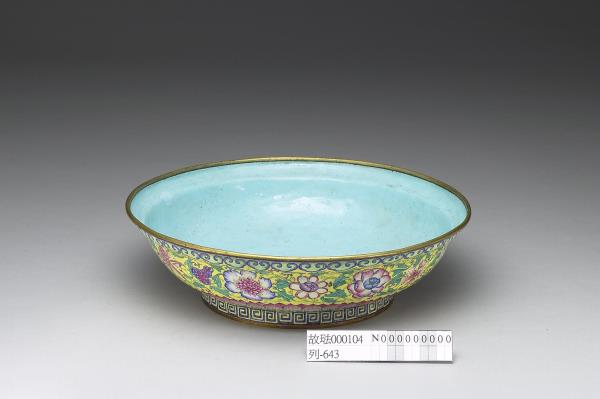 銅胎畫琺瑯四季花卉紋盤