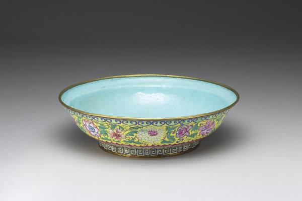 銅胎畫琺瑯四季花卉紋盤