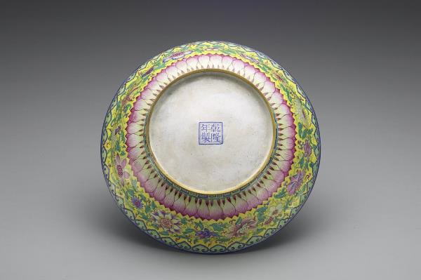 銅胎畫琺瑯四季花卉紋盤