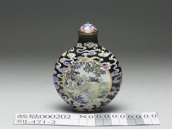 銅胎畫琺瑯黑地五彩流雲玉兔秋香鼻煙壺