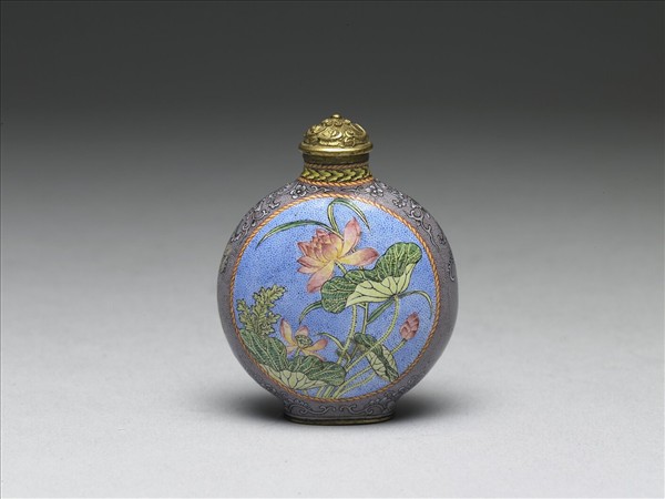 銅胎畫琺瑯紫地開光牡丹荷蓮鼻煙壺