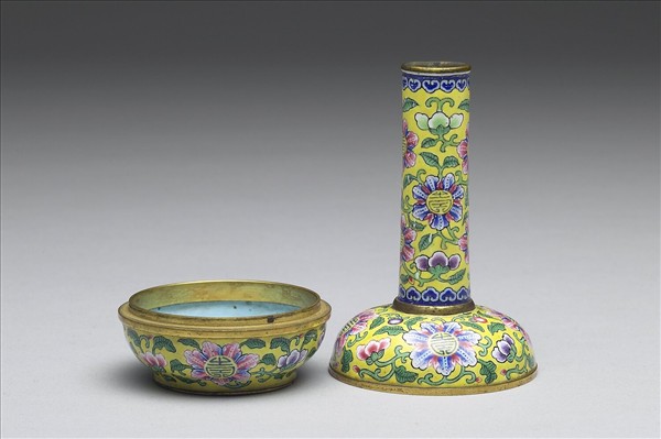 銅胎畫琺瑯瓶式盒