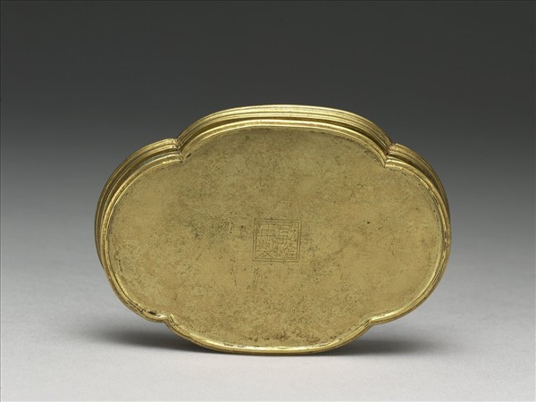 銅胎畫琺瑯海棠式盒