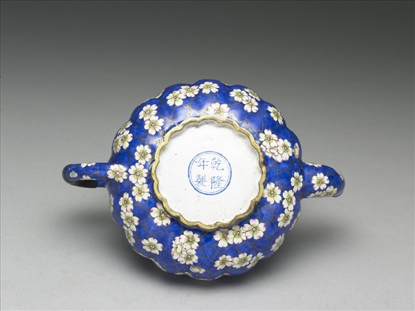 銅胎畫琺瑯冰梅紋壺