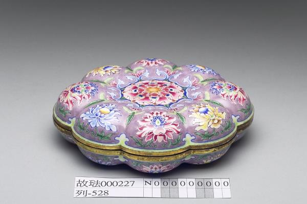 銅胎畫琺瑯海棠式盒