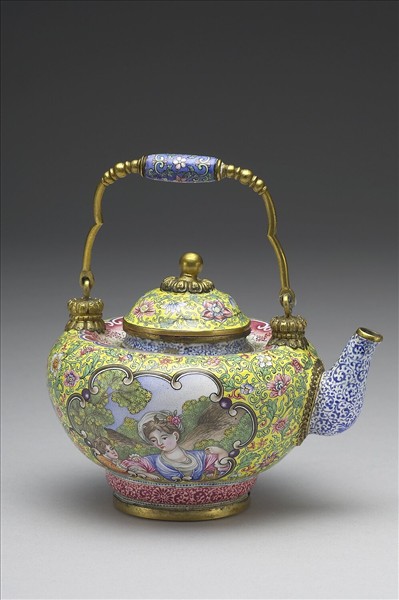 銅胎畫琺瑯西洋母子圖提梁壺