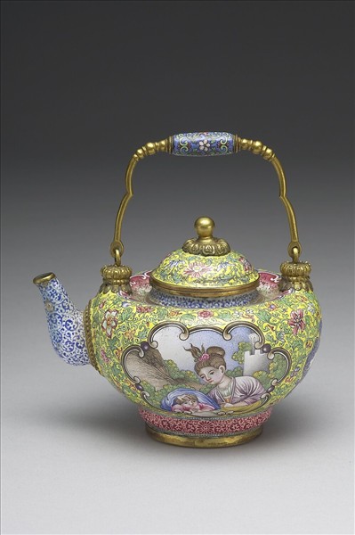 銅胎畫琺瑯西洋母子圖提梁壺