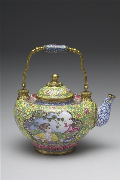 銅胎畫琺瑯西洋母子圖提梁壺