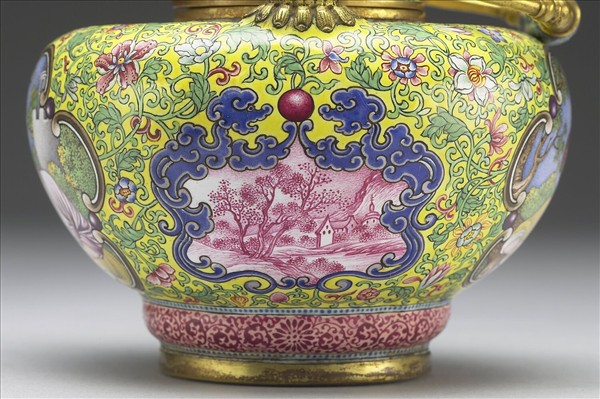 銅胎畫琺瑯西洋母子圖提梁壺