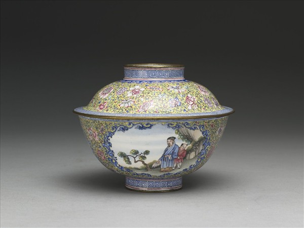 銅胎畫琺瑯黃地彩花開光人物圖蓋碗