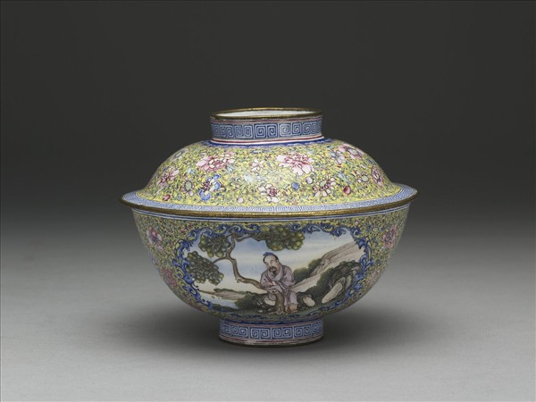 銅胎畫琺瑯黃地彩花開光人物蓋碗