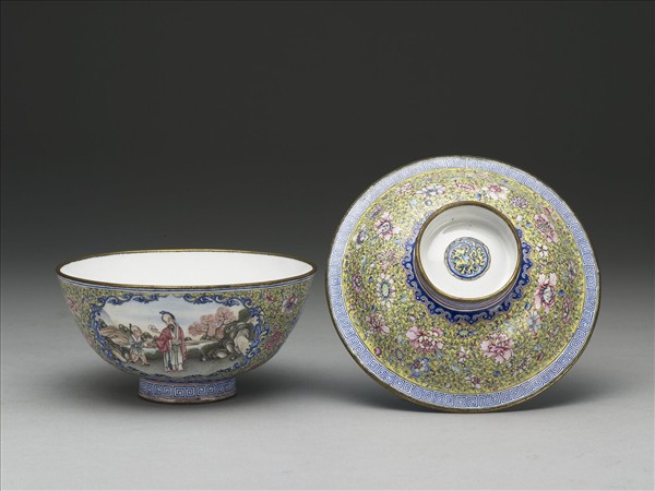 銅胎畫琺瑯黃地彩花開光人物蓋碗