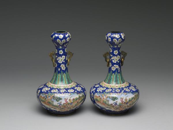 銅胎畫琺瑯雙耳蒜頭瓶