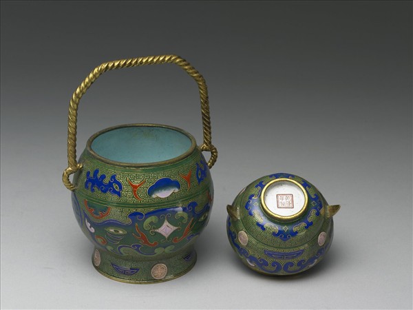 銅胎畫琺瑯提梁卣