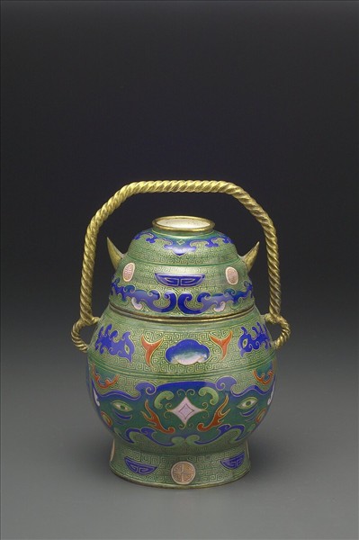 銅胎畫琺瑯提梁卣