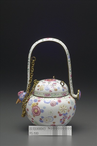 銅胎畫琺瑯皮球花提梁卣