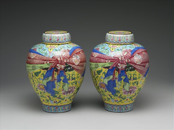 銅胎畫琺瑯包袱紋蓋罐