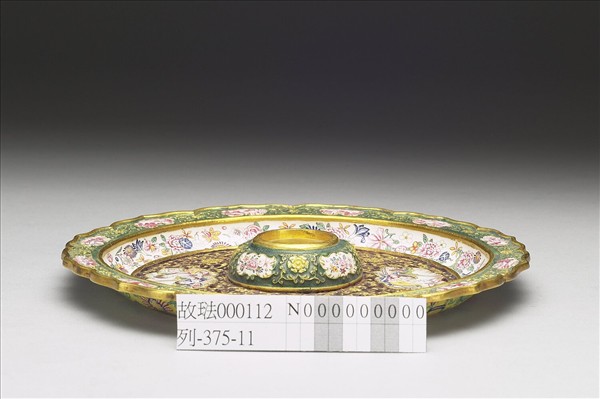 金胎內填兼畫琺瑯西洋母子圖盤