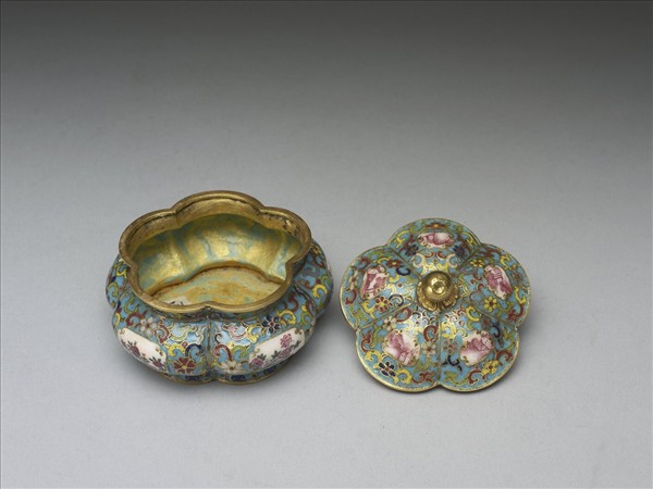 金胎掐絲兼畫琺瑯花卉紋蓋罐