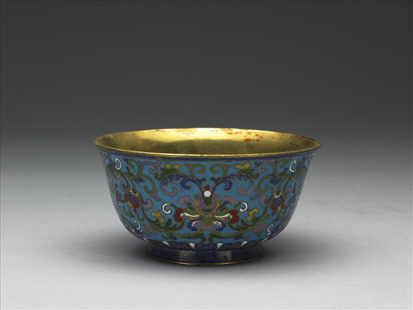 掐絲琺瑯番蓮紋碗