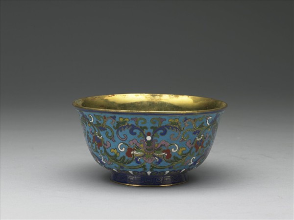 掐絲琺瑯番蓮紋碗